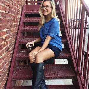 Meet your Posher, Genevieve